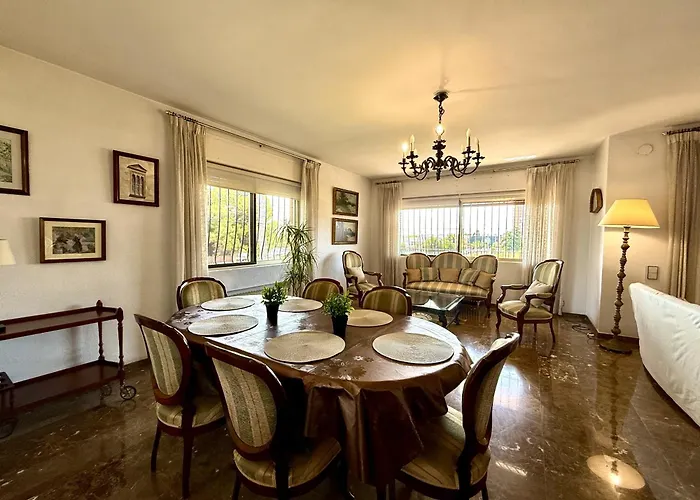 Ciguena By Gloove * Alicante